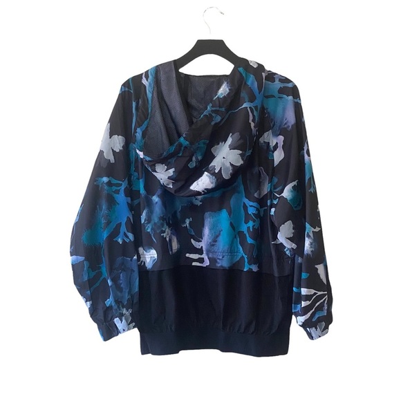 Ivy Park Mixed Mesh Windbreaker Hoodie in Ink‎ Floral - Picture 3 of 12
